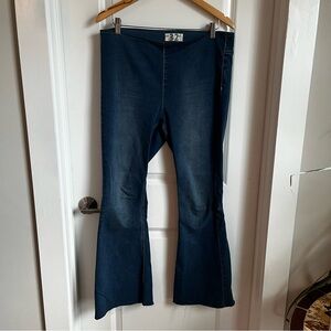 Super comfortable Woman’s size 32 We The Free jeans